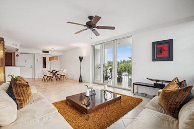 East Point Towers unit 311, Fort Lauderdale, FL 33304 - photo 2