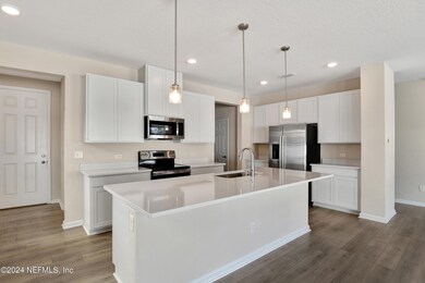 1352 High Falls Dr, Jacksonville, FL 32205 - photo 6