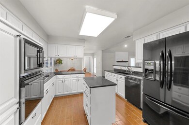 1117 Bishops Park St, Denton, TX 76205 - photo 5