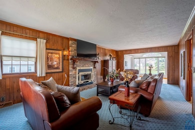 123 10th St SW, Le Mars, IA 51031 - photo 5