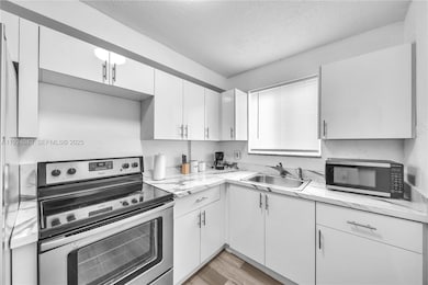 506 N 60th Terrace, Hollywood, FL 33024 - photo 2