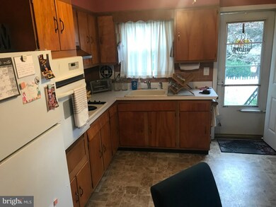 523 W Maple Ave unit 1ST FLOOR, Laurel Springs, NJ 08021 - photo 4