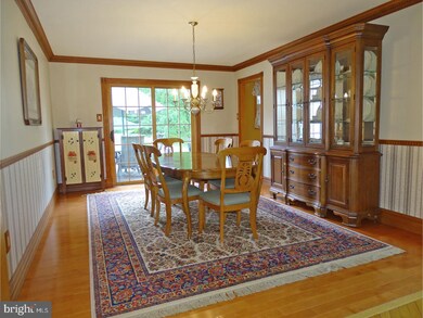 325 Cottonwood Dr, Langhorne, PA 19047 - photo 7