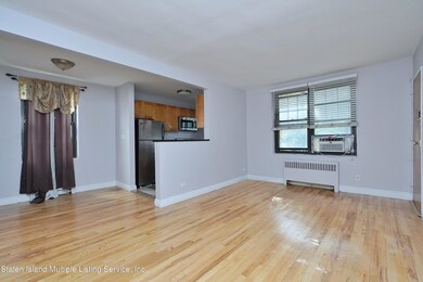 70-13 Park Dr E unit A, Flushing, NY 11367 - photo 5