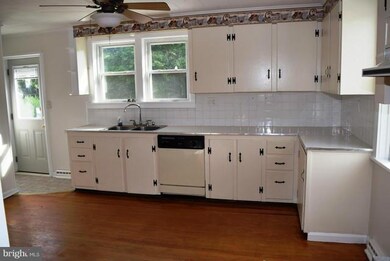 1049 Paper Mill Rd, Chambersburg, PA 17202 - photo 3