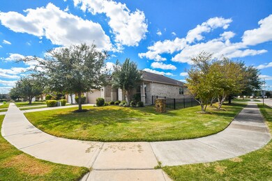 402 Little Walnut Dr, Richmond, TX 77469 - photo 2