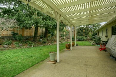 1374 Bonita Ave, Medford, OR 97504 - photo 3