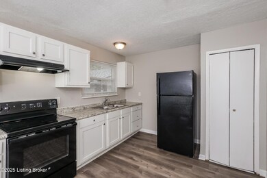 803 Candleglow Ct, Louisville, KY 40214 - photo 6