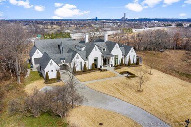 Skyline views and luxurious, resort-style amenitie