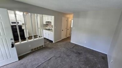 928 Emma Ave, Des Moines, IA 50315 - photo 4