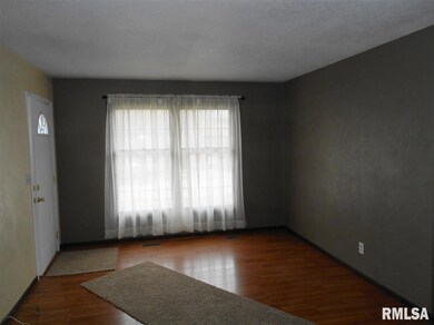 4016 Cresthill Dr, Davenport, IA 52806 - photo 6