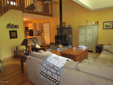 132 Oak Ridge Dr, Milford, PA 18337 - photo 4