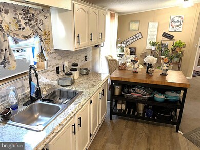 255 Rips Dr, Lothian, MD 20711 - photo 4