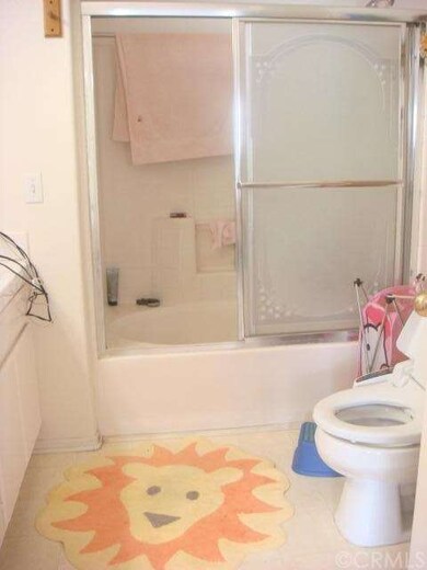 13421 Hubbard St unit 101, Sylmar, CA 91342 - photo 5