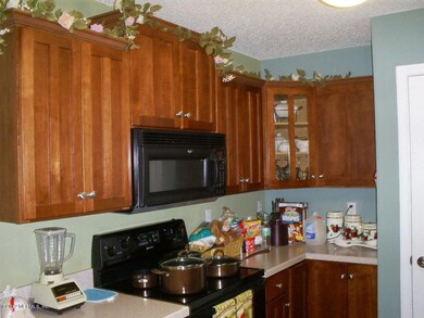 10616 Academy Park Dr, Jacksonville, FL 32218 - photo 3