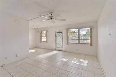 167 Grantham E, Deerfield Beach, FL 33442 - photo 4