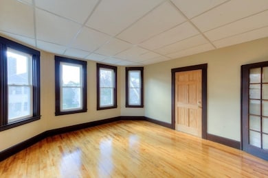 32 Blossom St, Worcester, MA 01609 - photo 4