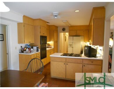 Kitchen. Open kitchen with large eat in area. Many