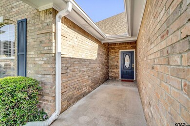 1919 Hollybranch Dr, Tyler, TX 75703 - photo 4