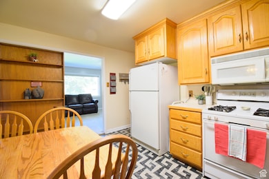 834 E Center St, Springville, UT 84663 - photo 6