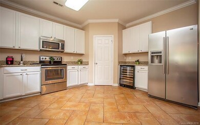 Space galore in your new 10x15 kitchen, featuring 