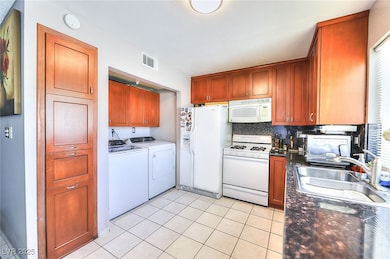 1500 Hialeah Dr unit C, Las Vegas, NV 89119 - photo 5