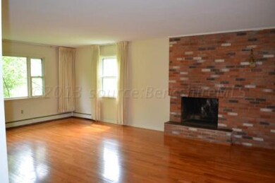 105 Leroi Dr, Pittsfield, MA 01201 - photo 4