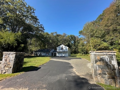 21 Half Mile Common, Westport, CT 06880 - photo 2