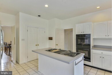 5832 Mossrock Dr, Rockville, MD 20852 - photo 2