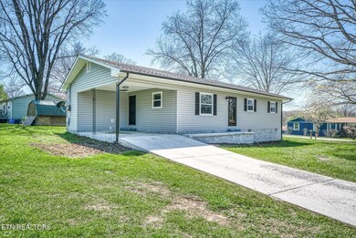 313 Myrtle Ave, Crossville, TN 38555 - photo 2