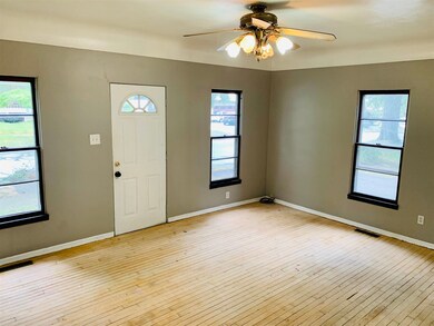 115 N Indiana Ave, Auburn, IN 46706 - photo 2