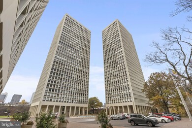 Society Hill Towers unit 21E, Philadelphia, PA 19106 - photo 5