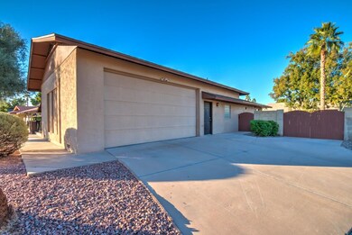 8424 E Via de Encanto-5