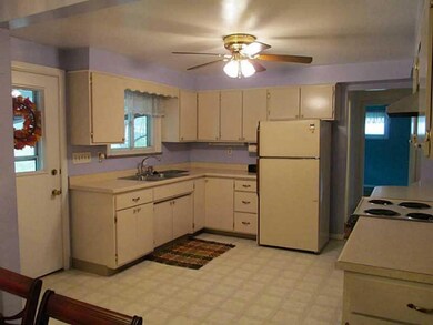 Kitchen. All appliances stay!