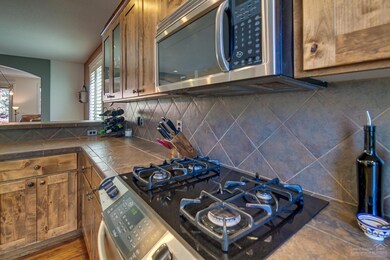 20968 Lava Flow Ln, Bend, OR 97701 - photo 5