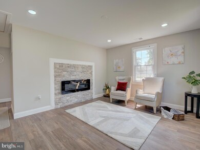 5718 Janice Ln, Temple Hills, MD 20748 - photo 7