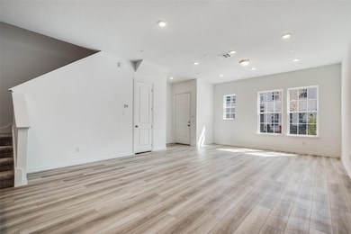 9915 Schramm St, Irving, TX 75063 - photo 2