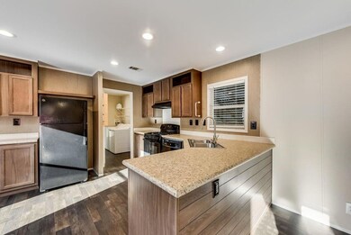 2409 Creekview Dr, Granbury, TX 76048 - photo 4