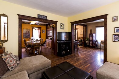 12_Family Room-2