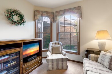 935 Heathrow Ln, Naperville, IL 60540 - photo 7