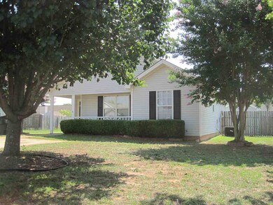 211 Haverhill Cir, Warner Robins, GA 31088 - photo 2