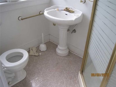 Full Bath.