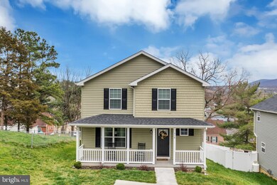 318 Newman St, Strasburg, VA 22657 - photo 4