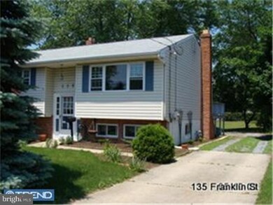 135 Franklin St, Swedesboro, NJ 08085 - photo 3