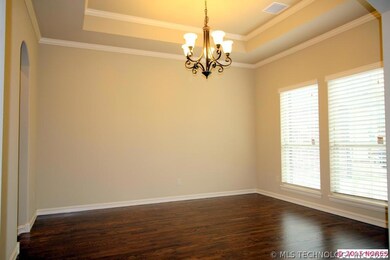 Formal Dining has box ceiling w/ double crown.