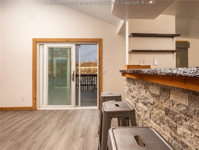 4208 River Ave, Charleston, WV 25309 - photo 6