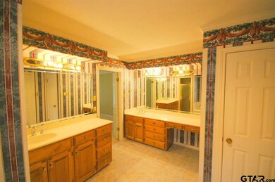 5703 Churchill Dr, Tyler, TX 75703 - photo 2