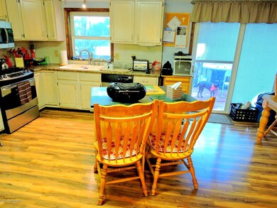 Kitchen Area (2)