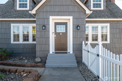 1 D St SW, Castle Rock, WA 98611 - photo 4