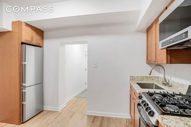 433 E 83rd St unit B2, New York, NY 10028 - photo 2